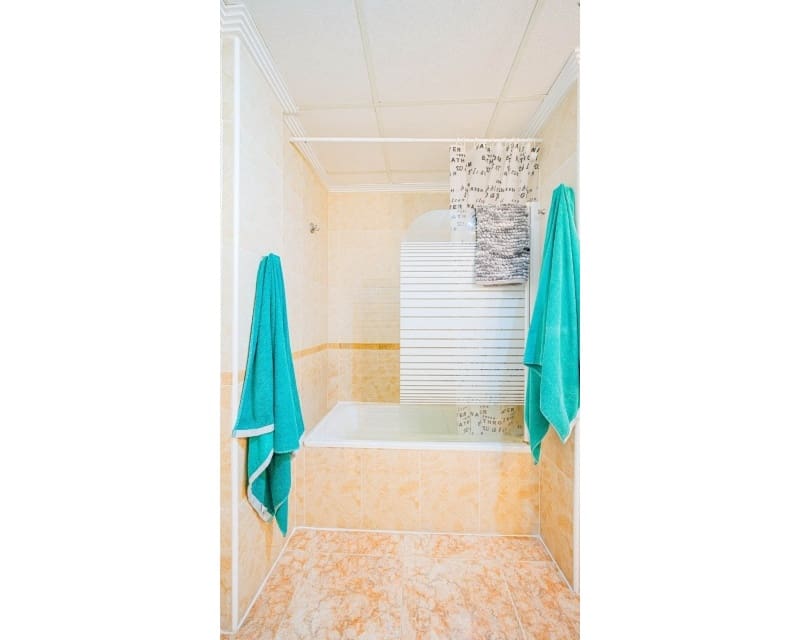 2 sovrum Lägenhet till salu i Orihuela Costa med pool - 174 900 € (Ref: 10045947)