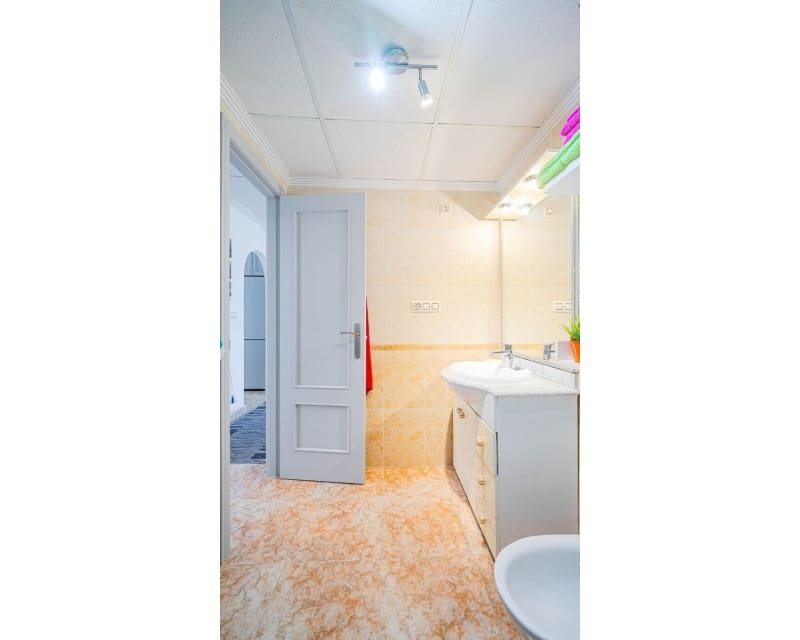 2 sovrum Lägenhet till salu i Orihuela Costa med pool - 174 900 € (Ref: 10045947)