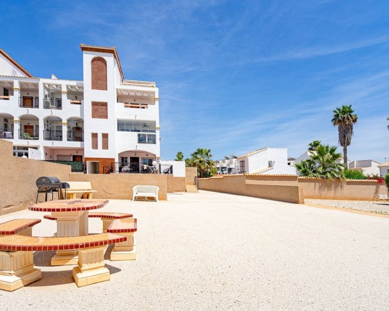 2 sovrum Lägenhet till salu i Orihuela Costa med pool - 174 900 € (Ref: 10045947)