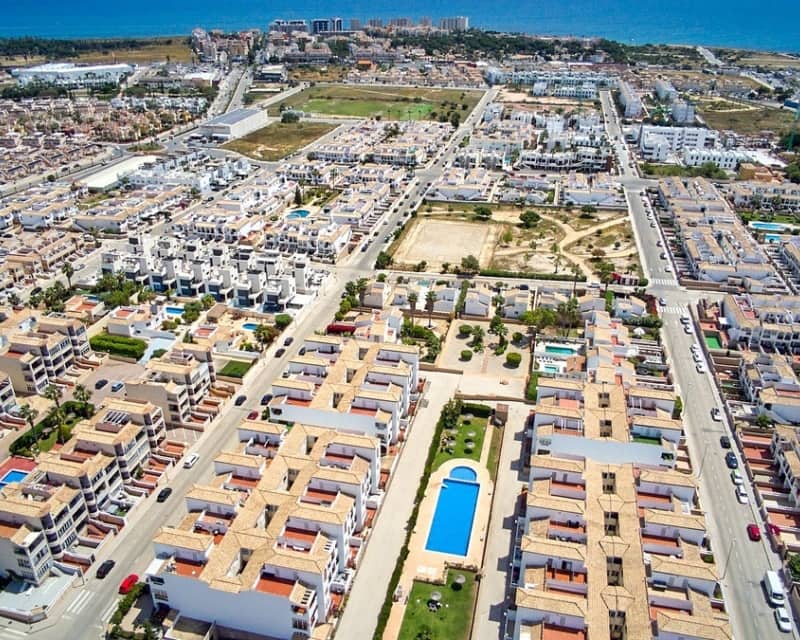 2 sovrum Lägenhet till salu i Orihuela Costa med pool - 174 900 € (Ref: 10045947)