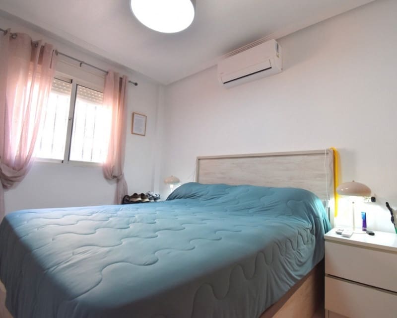 2 bedroom Apartment for sale in Playa Flamenca with pool - € 185,000 (Ref: 10057322)