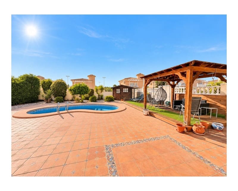 4 soveværelse Villa til salg i San Fulgencio med swimmingpool garage - € 375.000 (Ref: 10057326)