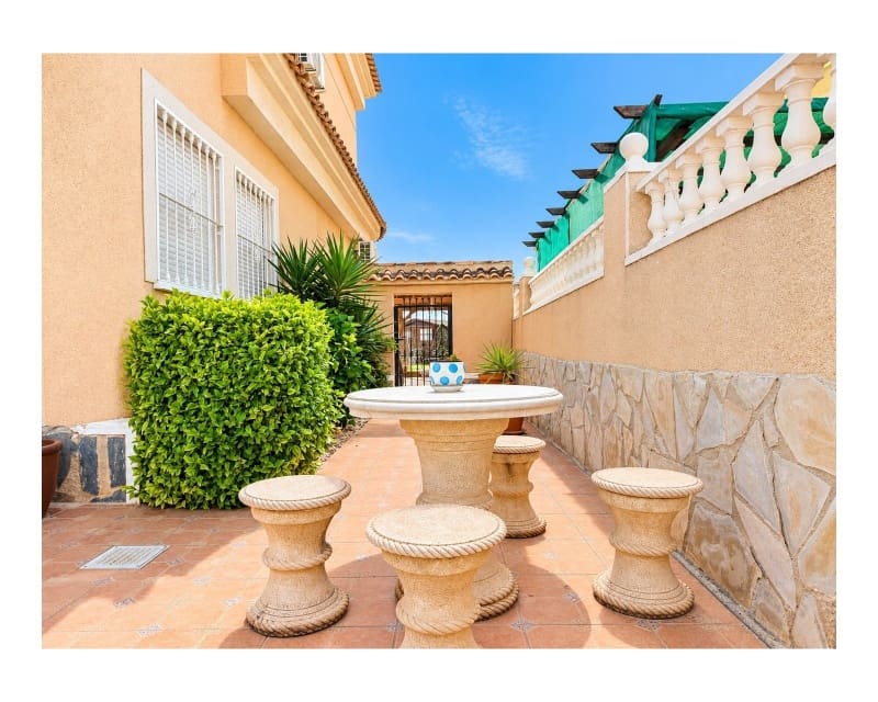 4 soveværelse Villa til salg i San Fulgencio med swimmingpool garage - € 375.000 (Ref: 10057326)