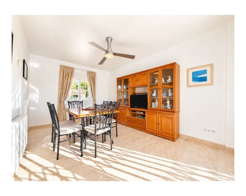 4 soveværelse Villa til salg i San Fulgencio med swimmingpool garage - € 375.000 (Ref: 10057326)