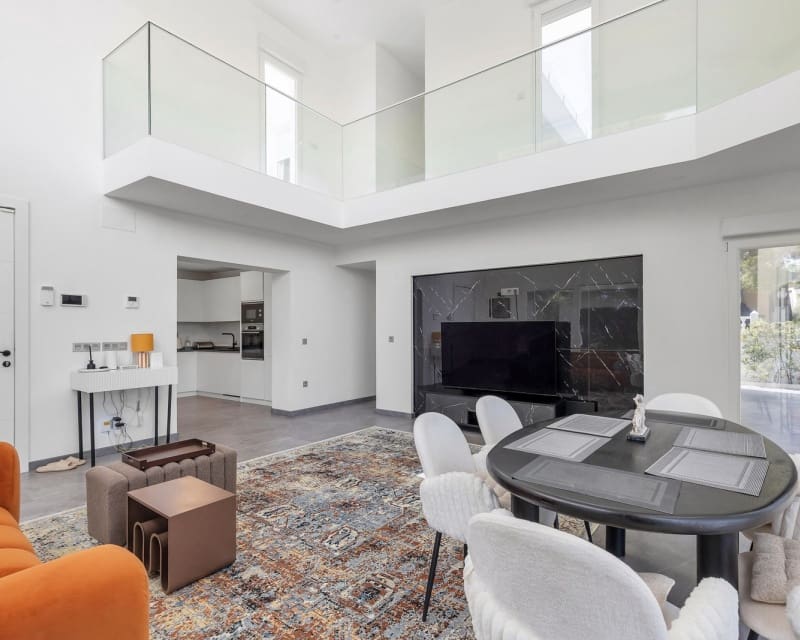 5 Zimmer Villa zu verkaufen in Los Balcones mit Pool Garage - 849.000 € (Ref: 10057328)