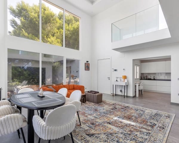 5 Zimmer Villa zu verkaufen in Los Balcones mit Pool Garage - 849.000 € (Ref: 10057328)