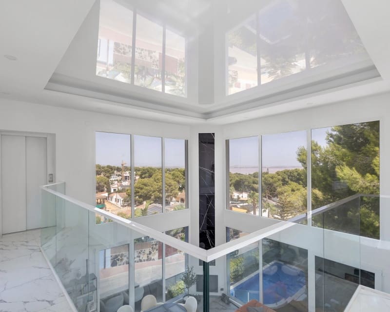 5 Zimmer Villa zu verkaufen in Los Balcones mit Pool Garage - 849.000 € (Ref: 10057328)