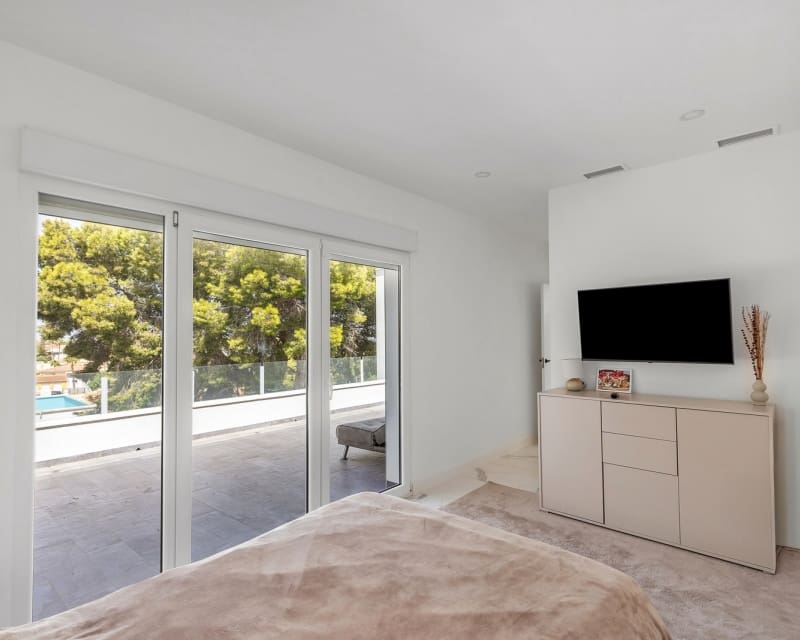 5 Zimmer Villa zu verkaufen in Los Balcones mit Pool Garage - 849.000 € (Ref: 10057328)