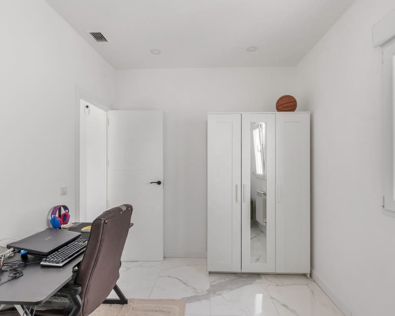 5 Zimmer Villa zu verkaufen in Los Balcones mit Pool Garage - 849.000 € (Ref: 10057328)