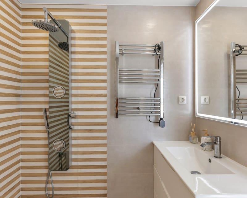 5 Zimmer Villa zu verkaufen in Los Balcones mit Pool Garage - 849.000 € (Ref: 10057328)