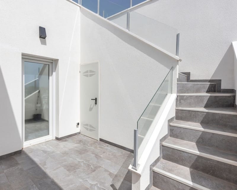 5 Zimmer Villa zu verkaufen in Los Balcones mit Pool Garage - 849.000 € (Ref: 10057328)