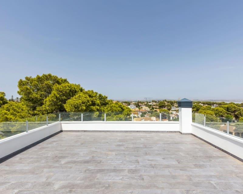 5 Zimmer Villa zu verkaufen in Los Balcones mit Pool Garage - 849.000 € (Ref: 10057328)
