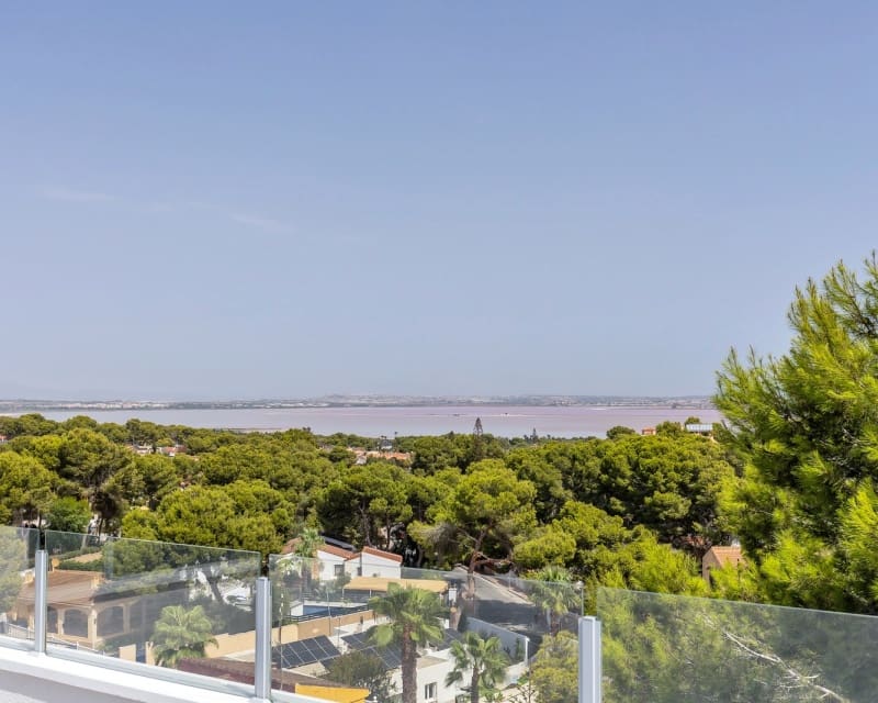 5 Zimmer Villa zu verkaufen in Los Balcones mit Pool Garage - 849.000 € (Ref: 10057328)