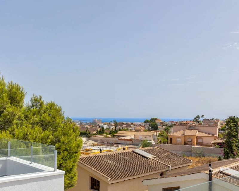 5 Zimmer Villa zu verkaufen in Los Balcones mit Pool Garage - 849.000 € (Ref: 10057328)