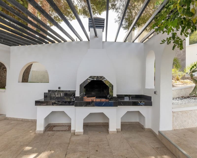 5 Zimmer Villa zu verkaufen in Los Balcones mit Pool Garage - 849.000 € (Ref: 10057328)