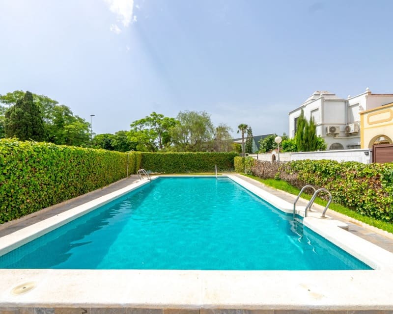 3 bedroom Townhouse for sale in Torrevieja with pool - € 199,000 (Ref: 10057330)