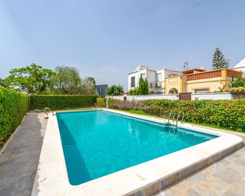 3 bedroom Townhouse for sale in Torrevieja with pool - € 199,000 (Ref: 10057330)