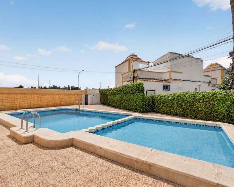 3 bedroom Townhouse for sale in Torrevieja with pool - € 199,000 (Ref: 10057330)
