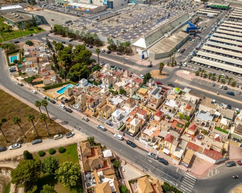 3 bedroom Townhouse for sale in Torrevieja with pool - € 199,000 (Ref: 10057330)