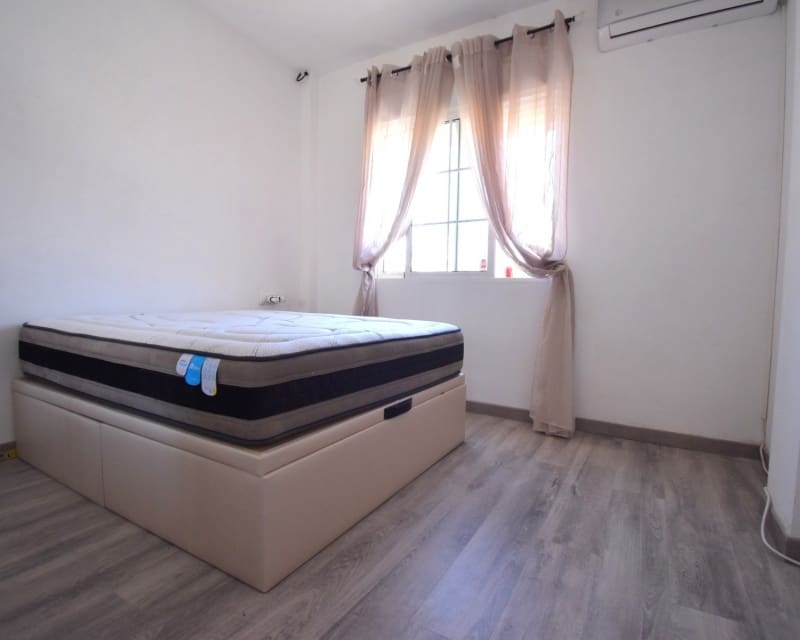 3 soveværelse Villa til salg i Playa Flamenca med swimmingpool garage - € 429.000 (Ref: 10076803)