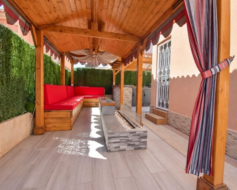 3 soveværelse Villa til salg i Playa Flamenca med swimmingpool garage - € 429.000 (Ref: 10076803)