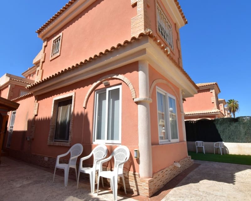 3 soveværelse Villa til salg i Playa Flamenca med swimmingpool garage - € 429.000 (Ref: 10076803)