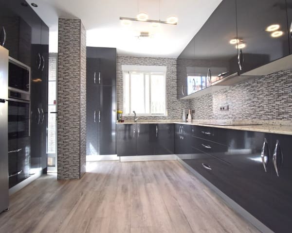 3 soveværelse Villa til salg i Playa Flamenca, Orihuela med swimmingpool garage - € 429.000 (Ref: 10076803)