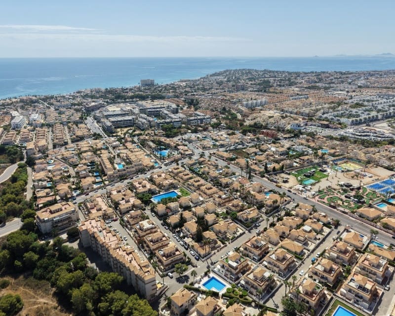 3 soveværelse Villa til salg i Playa Flamenca med swimmingpool garage - € 429.000 (Ref: 10076803)