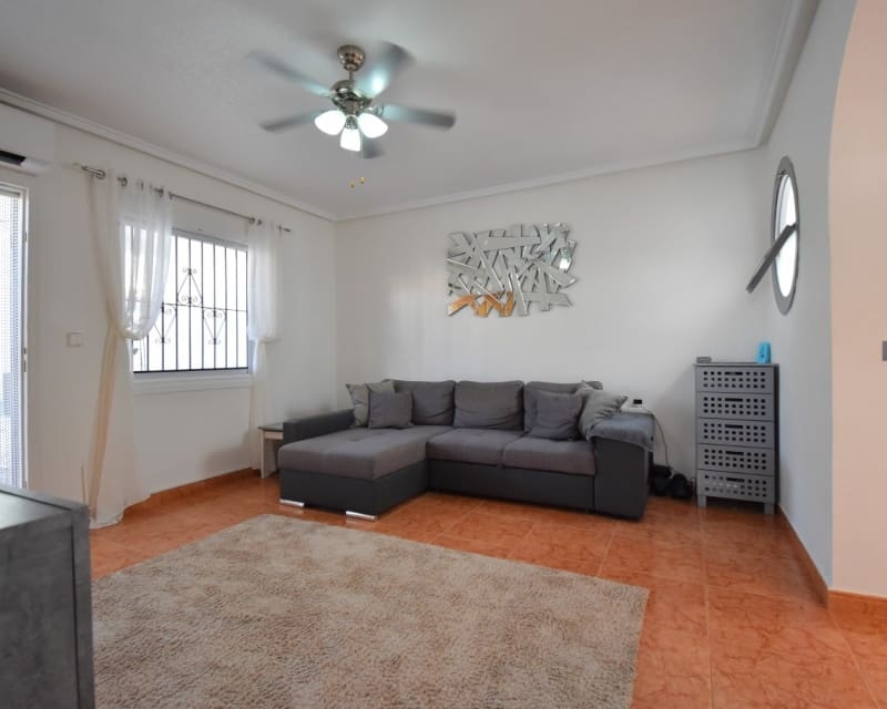 2 soveværelse Villa til salg i Playa Flamenca med swimmingpool - € 180.000 (Ref: 10076804)