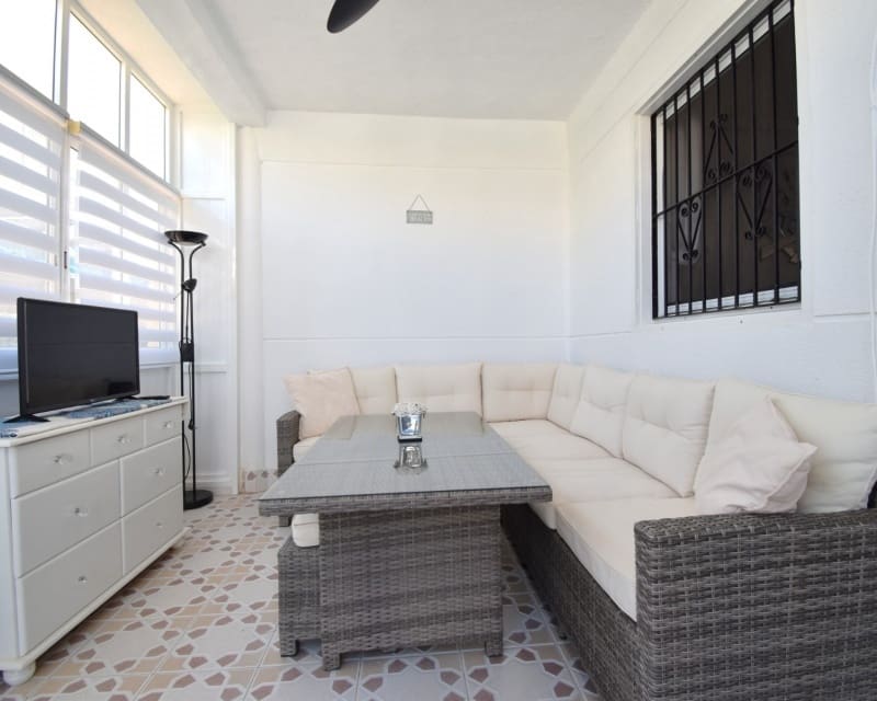 2 soveværelse Villa til salg i Playa Flamenca med swimmingpool - € 180.000 (Ref: 10076804)
