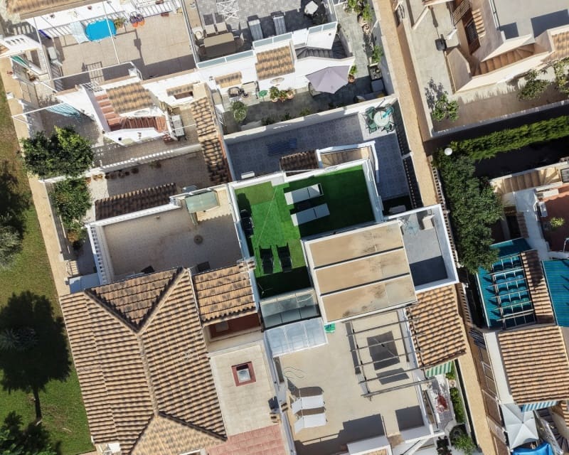 2 soveværelse Villa til salg i Playa Flamenca med swimmingpool - € 180.000 (Ref: 10076804)