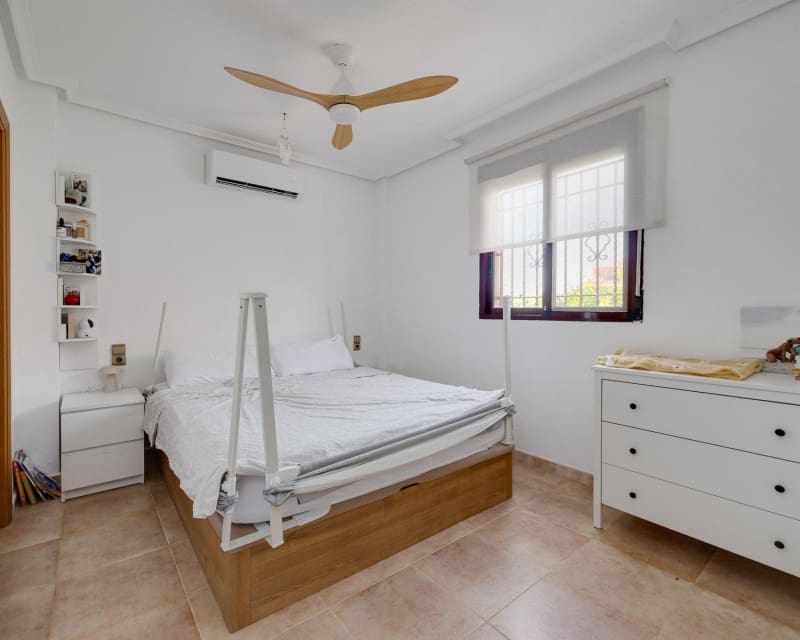 3 quarto Moradia para venda em La Marina com piscina - 399 000 € (Ref: 10076805)