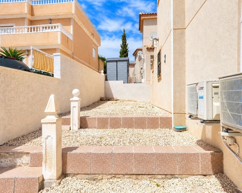3 quarto Moradia para venda em La Marquesa com piscina - 295 000 € (Ref: 10076806)