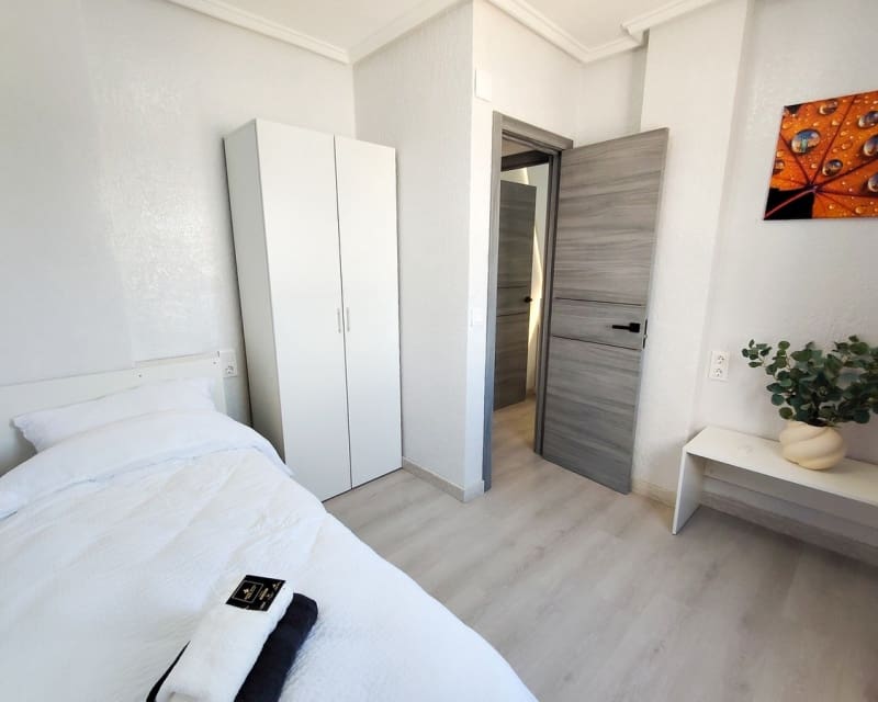 3 bedroom Apartment for sale in Torrevieja - € 185,500 (Ref: 10078637)
