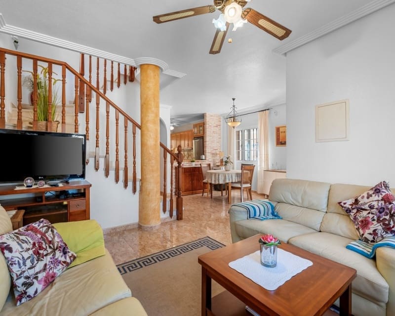 Chalet de 3 habitaciones en Guardamar del Segura en venta con piscina - 290.000 € (Ref: 10078638)