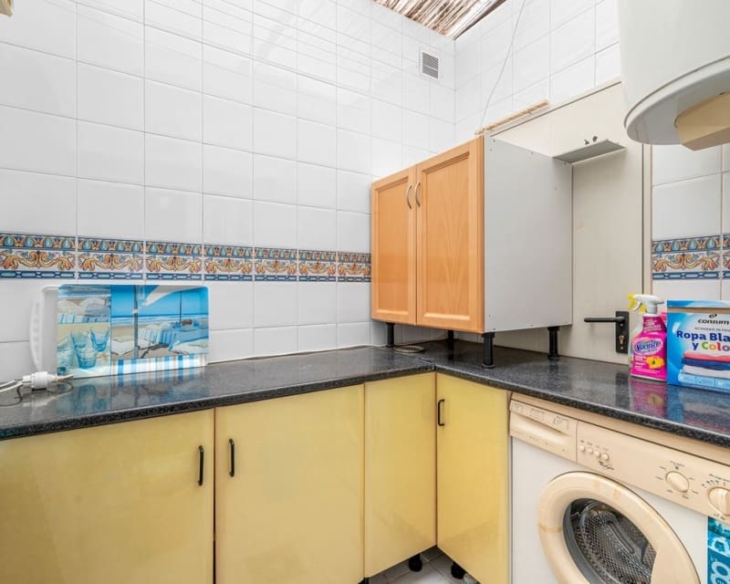 Chalet de 3 habitaciones en Guardamar del Segura en venta con piscina - 290.000 € (Ref: 10078638)