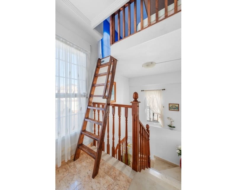 Chalet de 3 habitaciones en Guardamar del Segura en venta con piscina - 290.000 € (Ref: 10078638)