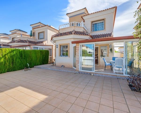 3 bedroom Villa for sale in El Raso, Guardamar del Segura with pool - € 290,000 (Ref: 10078638)