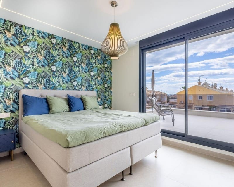 4 Zimmer Villa zu verkaufen in Torrevieja mit Pool Garage - 1.675.000 € (Ref: 10078639)