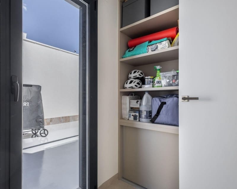 4 Zimmer Villa zu verkaufen in Torrevieja mit Pool Garage - 1.675.000 € (Ref: 10078639)