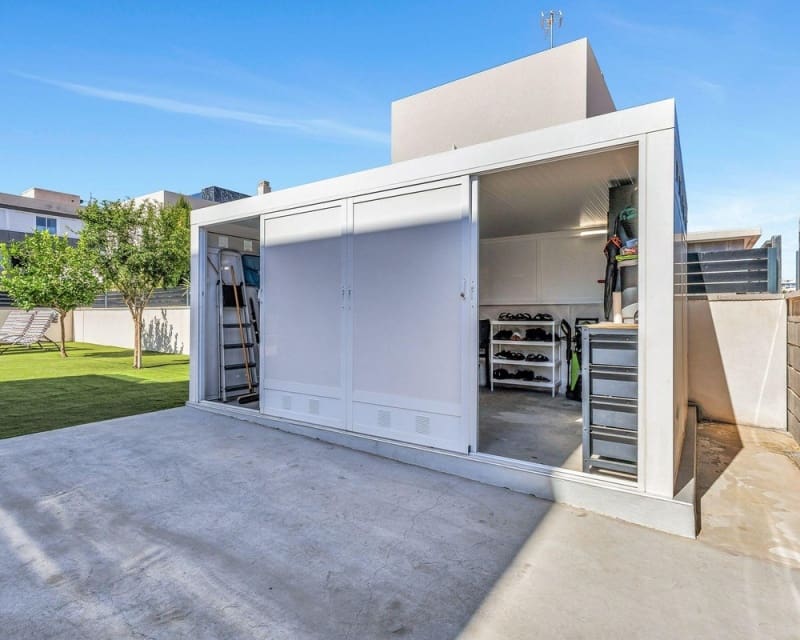 3 Zimmer Villa zu verkaufen in Torrevieja mit Pool - 749.900 € (Ref: 10078640)