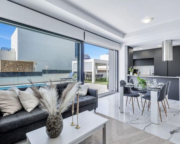 3 slaapkamer Villa te koop in Los Frutales, Torrevieja met zwembad - € 749.900 (Ref: 10078640)