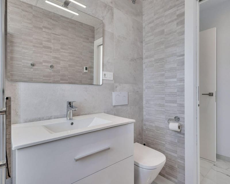 3 Zimmer Villa zu verkaufen in Torrevieja mit Pool - 749.900 € (Ref: 10078640)