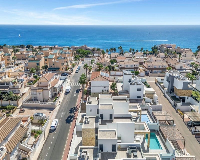 3 Zimmer Villa zu verkaufen in Torrevieja mit Pool - 749.900 € (Ref: 10078640)