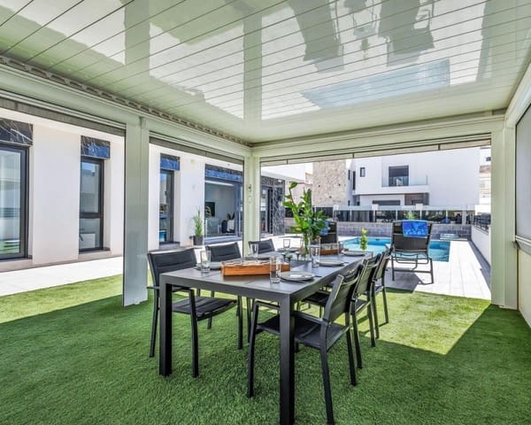 3 slaapkamer Villa te koop in Los Frutales, Torrevieja met zwembad - € 749.900 (Ref: 10078640)