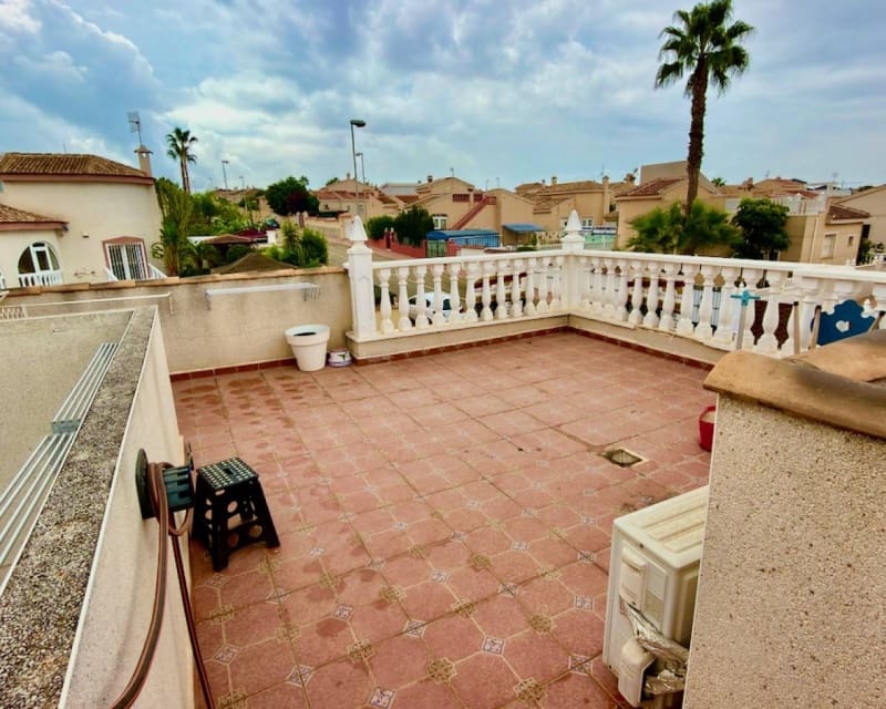Chalet de 2 habitaciones en Ciudad Quesada en venta con piscina garaje - 220.000 € (Ref: 10078642)