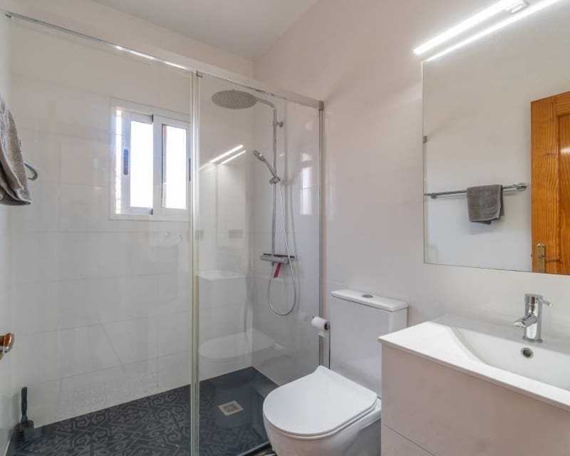 3 makuuhuone Omakotitalo myytävänä paikassa Playa Flamenca mukana uima-altaan - 225 000 € (Ref: 10078643)