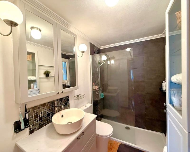 2 soveværelse Lejlighed til salg i Villamartin med swimmingpool - € 199.000 (Ref: 10101473)