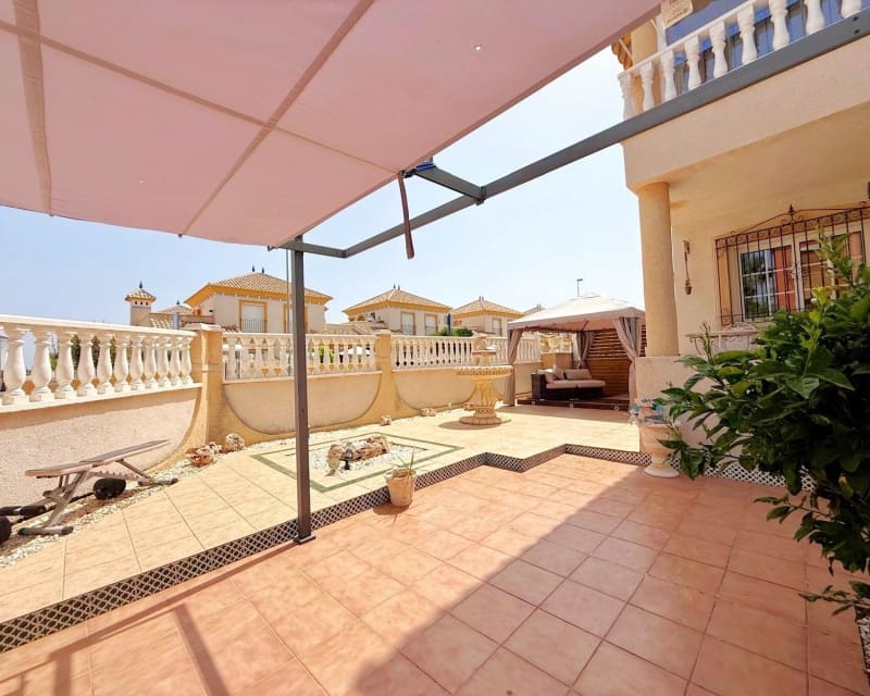 2 soveværelse Lejlighed til salg i Villamartin med swimmingpool - € 199.000 (Ref: 10101473)