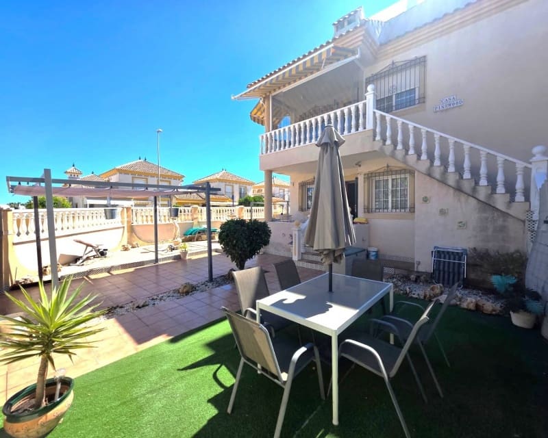 2 soveværelse Lejlighed til salg i Villamartin med swimmingpool - € 199.000 (Ref: 10101473)